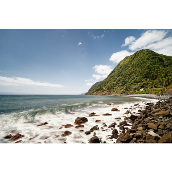 Einsamer Strand im Norden der Azoren-Insel São Jorge – Image 2