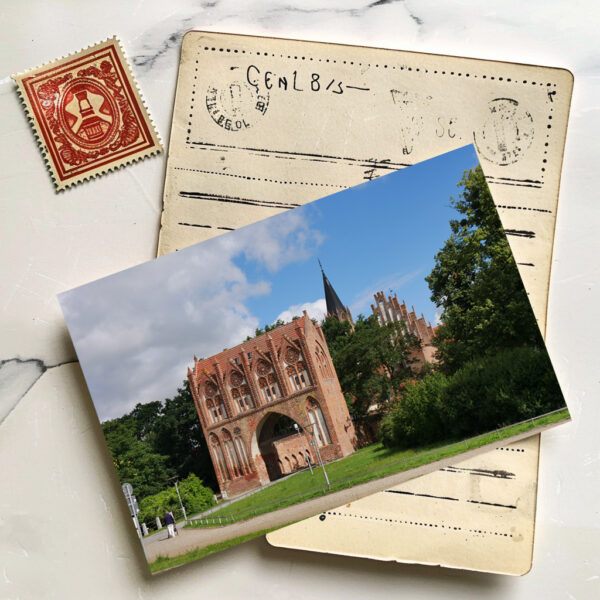 raxxa Postkarte: Stargarder Tor Stadtmauer Neubrandenburg